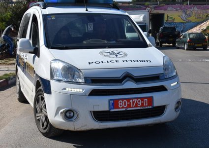 إصابة سيدة بحروق واعتقال زوجها في تل السبع