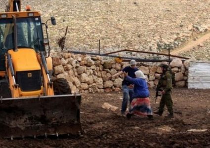 الاحتلال يستولي على جرافة في بيرين شمال شرق يطا