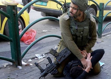 الاحتلال يمدد اعتقال القاصر محمد مقبل حتى الأحد المقبل