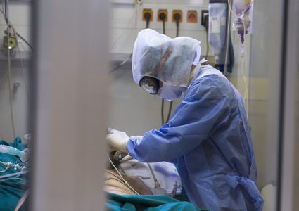 إصابات كورونا النشطة في الأردن تنخفض إلى 55 ألفا و925 حالة