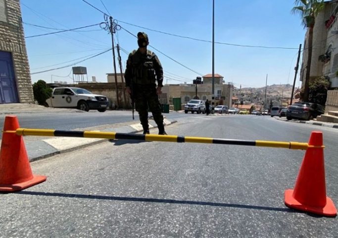 الداخلية: قد نضطر لاتخاذ قرار الاغلاق الشامل في ظل تزايد الاصابات