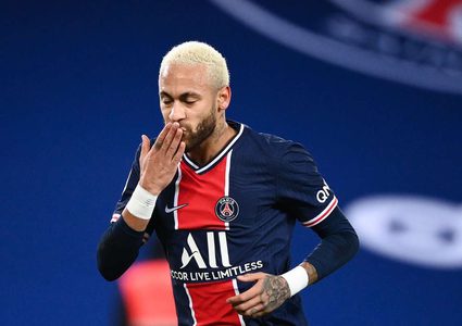 نيمار يقود باريس سان جيرمان للفوز على مانشستر يونايتد