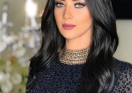 رضوى الشربيني تحتفل بـ 12 مليون متابع