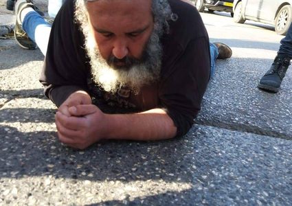 مواطنون يحبطون محاولة مستوطن إحراق كنيسة الجثمانية بالقدس المحتلة