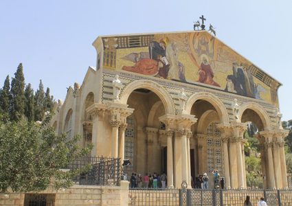 ادانات واسعة لمحاولة حرق كنيسة الجثمانية واستشهاد الطفل أبو عليا