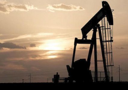 أسعار النفط تواصل تحقيق المكاسب بعد قرار "أوبك+"