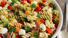 سلطة الباستا الملونة