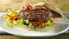 ما هي الأطعمة التي تسرع عملية الشيخوخة ؟