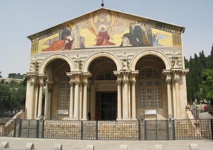 الخارجية الأردنية: محاولة حرق كنيسة الجثمانية "جريمة بشعة"