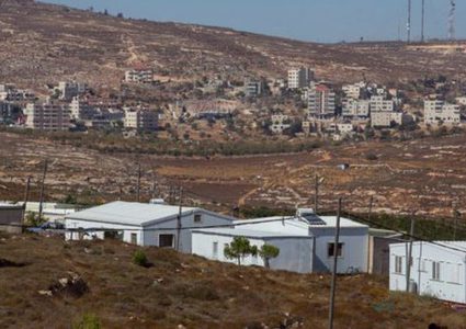 الأغوار الشمالية: قوات الاحتلال تضع  كرفانات في الفارسية