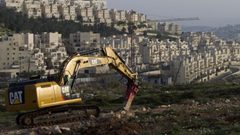 الاحتلال يشرع بشق طريق استيطاني جنوب القدس المحتلة