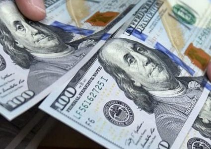 تقرير.. الدولار الأميركي "الخاسر الأكبر" في 2021