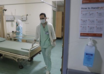 وفاة شخص ونقل المئات للمستشفيات بسبب مرض مجهول بالهند