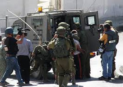 الاحتلال يعتقل 5 أسرى محررين شرق مدينة القدس