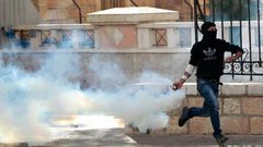 إصابات برصاص الاحتلال خلال مواجهات في مخيم الدهيشة