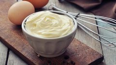 خبير تغذية يدحض الخرافات حول مخاطر المايونيز