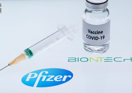 "فايزر" تحذر الإدارة الأمريكية من خطر نفاد مخزون لقاح كورونا