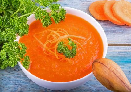 شوربة الجزر الكريمية بالزنجبيل