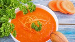 شوربة الجزر الكريمية بالزنجبيل