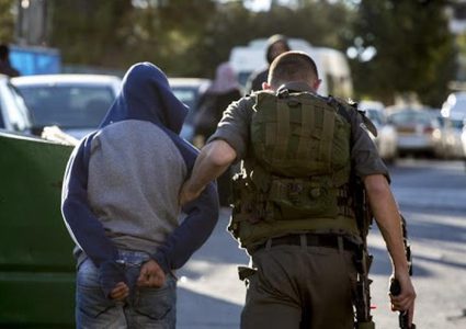 اعتقالات ومداهمات بالضفة