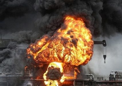 انلادع حريق في حقل نفط جراء انفجار عبوتين ناسفتين في العراق