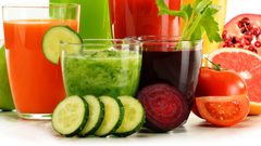 أكل الخضار أم شرب عصيرها.. أيهما أفضل لخسارة الوزن؟