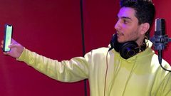 محمد عساف يشوّق من لندن محبّيه لمتابعة أحدث أغانيه