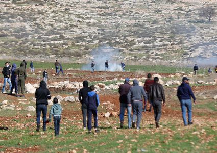 إصابات خلال مواجهات مع الاحتلال وسط الخليل