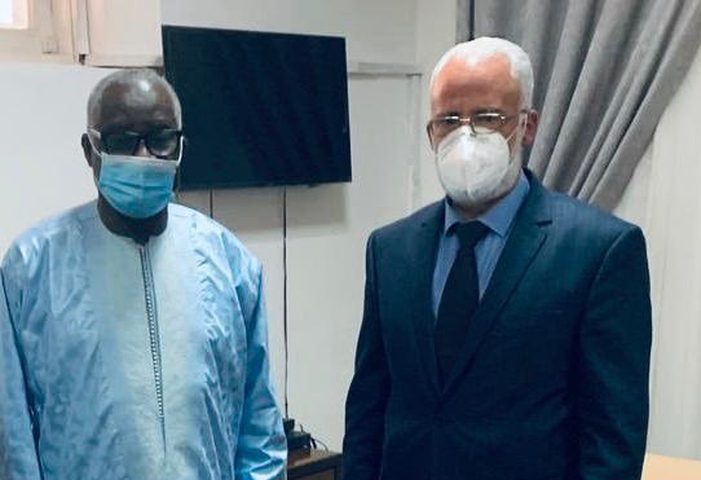 السفير أبو بكر يضع وزير خارجية غينيا في صورة التطورات السياسية
