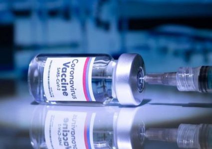 الصحة: 4 ملايين جرعة من لقاح كورونا ستصل قريبًا إلى فلسطين