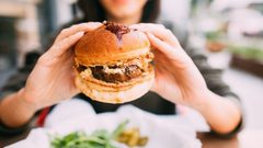 ما كمية البلاستيك التي نستهلكها يوميا في طعامنا؟