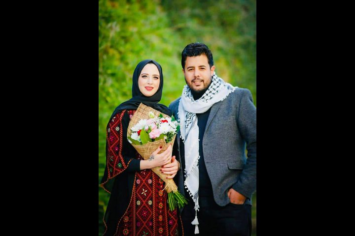 الفنان الفلسطيني قاسم النجار يعلن خطوبته