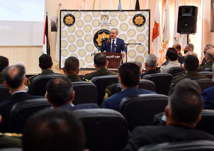 اشتية: المؤسسة الأمنية عنوانها الانتماء الوطني وعقيدتها الراسخة