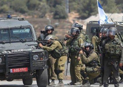 الخليل: قوات الاحتلال تعتقل مسنة من مسافر يطا