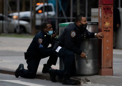 الشرطة الأمريكية تقتل مسلح أطلق النار أمام كاتدرائية في نيويورك