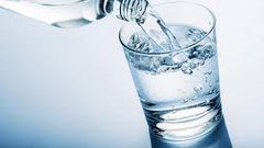 شرب الماء بصورة غير صحيحة يؤدي إلى مشكلات صحية في الجسم