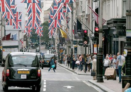 بريطانيا تسجل مستوى قياسيا بتسريح العمالة