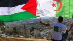 الجزائر تستثني فلسطين من قرار إلغاء المنح الطلابية