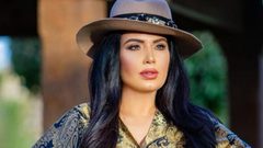 عبير صبري تخطف الأنظار في أحدث جلسة تصوير برفقة زوجها