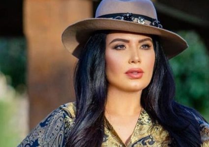 عبير صبري تخطف الأنظار في أحدث جلسة تصوير برفقة زوجها