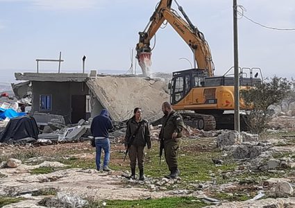 جنين: قوات الاحتلال تخطر بهدم 11 "كشكا" تجاريا في عانين