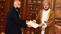 الرجوب يسلم رسالة خطية من الرئيس إلى سلطان عُمان