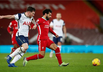 ليفربول يتصدر البريمرليغ بفوزه على توتنهام