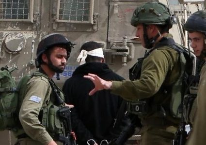 اعتقالات ومداهمات بالضفة
