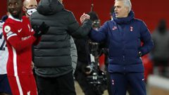 مورينيو يسخر من حصول كلوب على جائزة أفضل مدير فني