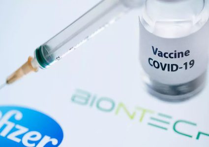 مسؤول أمريكي: ظهور أعراض حساسية لدى بعض متلقي لقاح "فايزر"