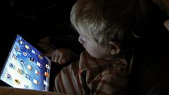 أخطر الآثار الجانبية المترتبة على إدمان الأطفال على الشاشات