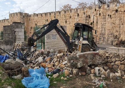حفر وتجريف في مقبرة الشهداء في القدس