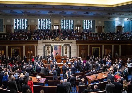 النواب الأمريكي : نقترب من خطة مساعدات كورونا ب 900 مليار دولار