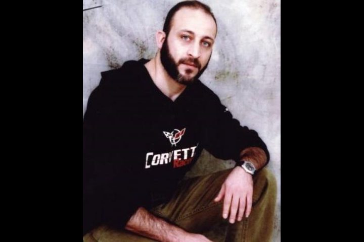 إدارة سجون الاحتلال تنقل الأسير عماد أبو رموز إلى المستشفى